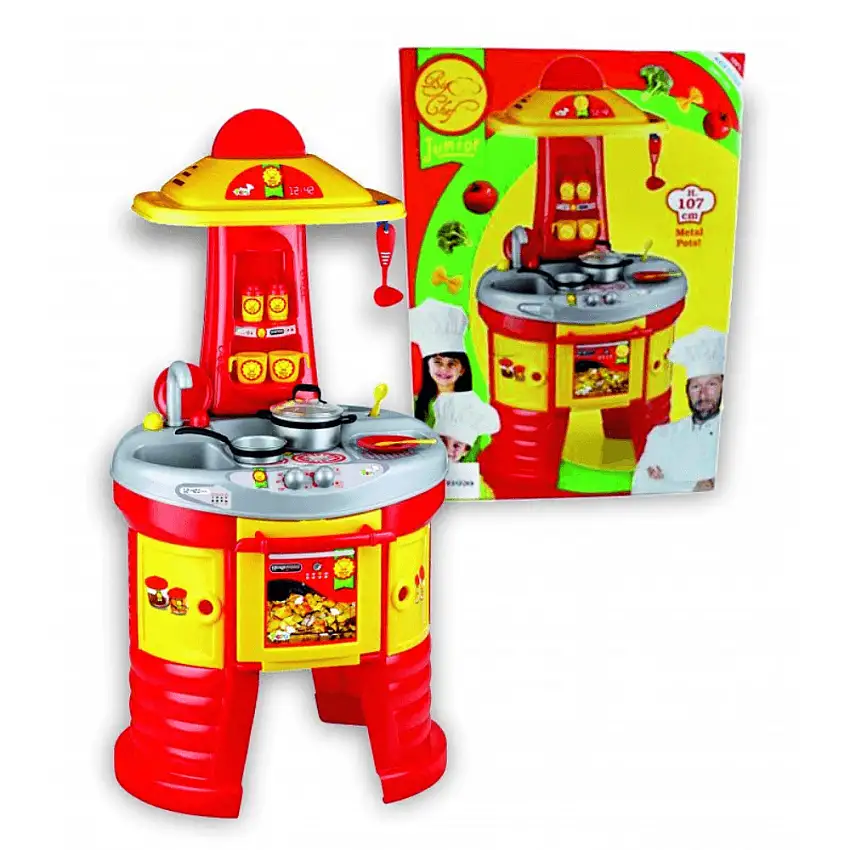 Cucina con tegami metal