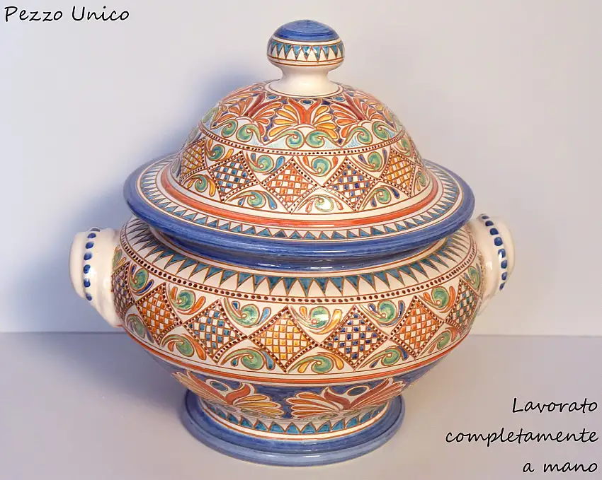 Zuppiera in ceramica pezzo unico